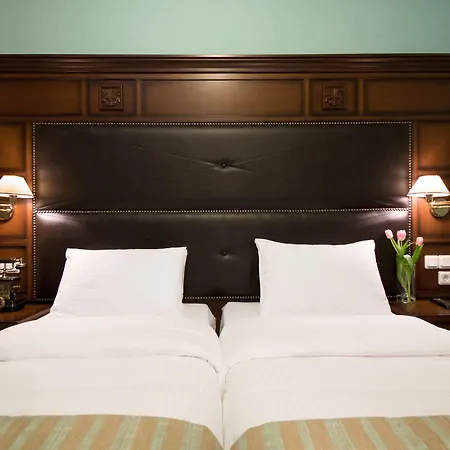 卡斯特拉奇酒店 酒店 3*