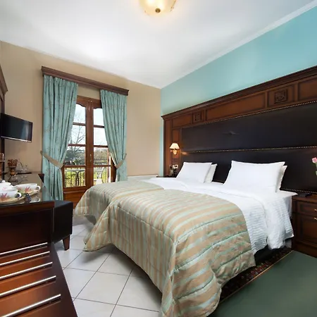 卡斯特拉奇酒店