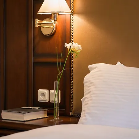 卡斯特拉奇酒店 酒店