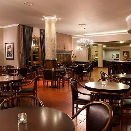 卡斯特拉奇酒店 3* 卡兰巴卡